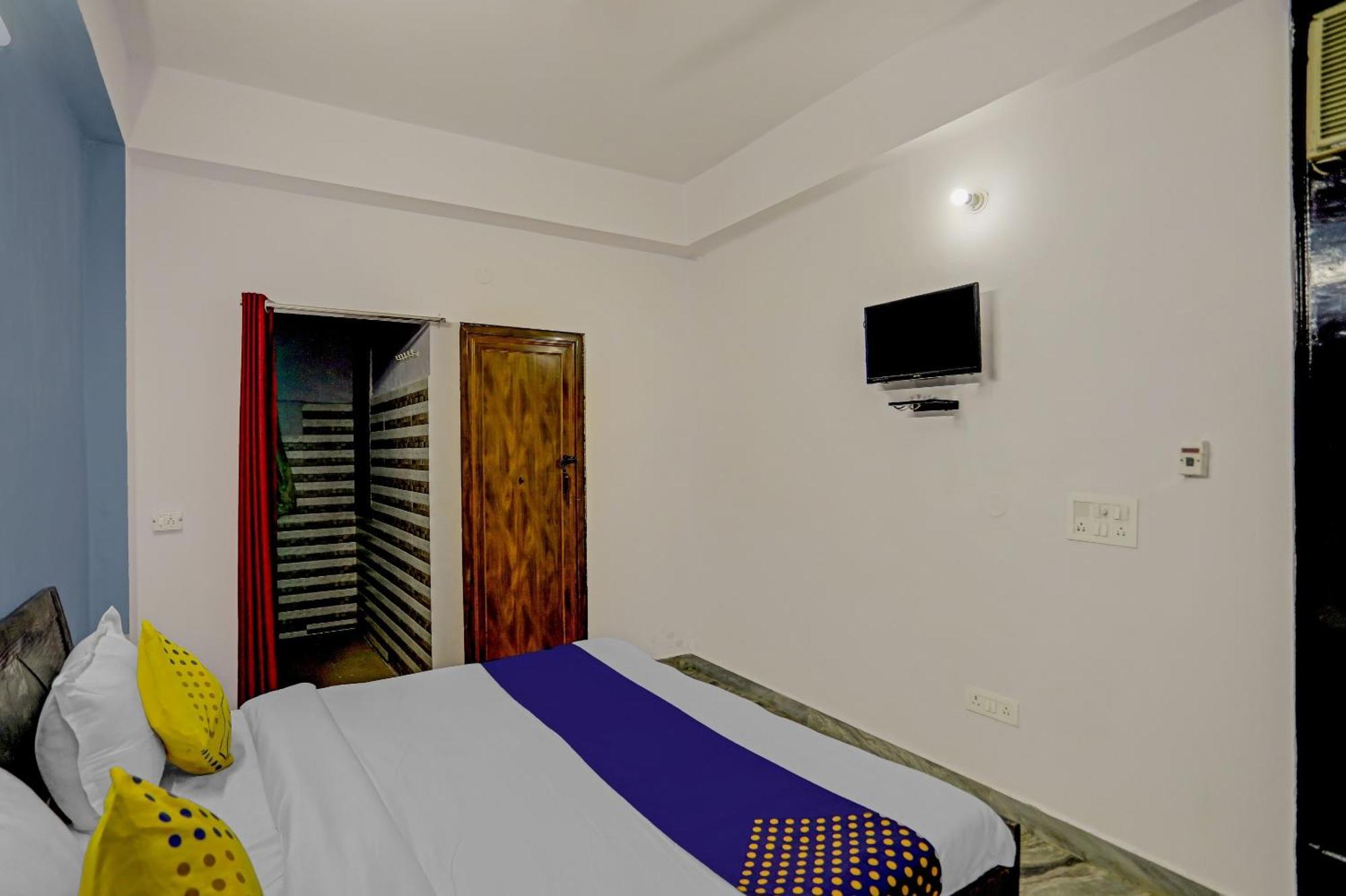 Spot On Raj Hotel Vip Near Worlds Of Wonder Kalkaji Devi Exterior photo