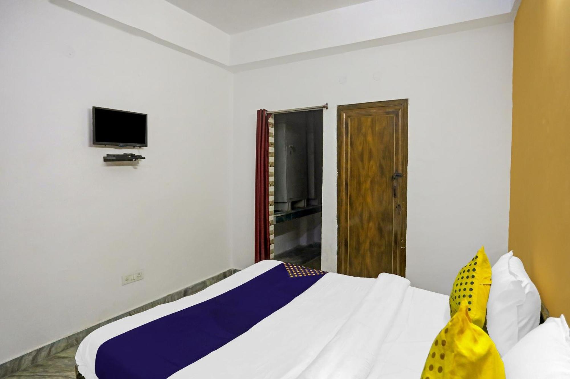 Spot On Raj Hotel Vip Near Worlds Of Wonder Kalkaji Devi Exterior photo